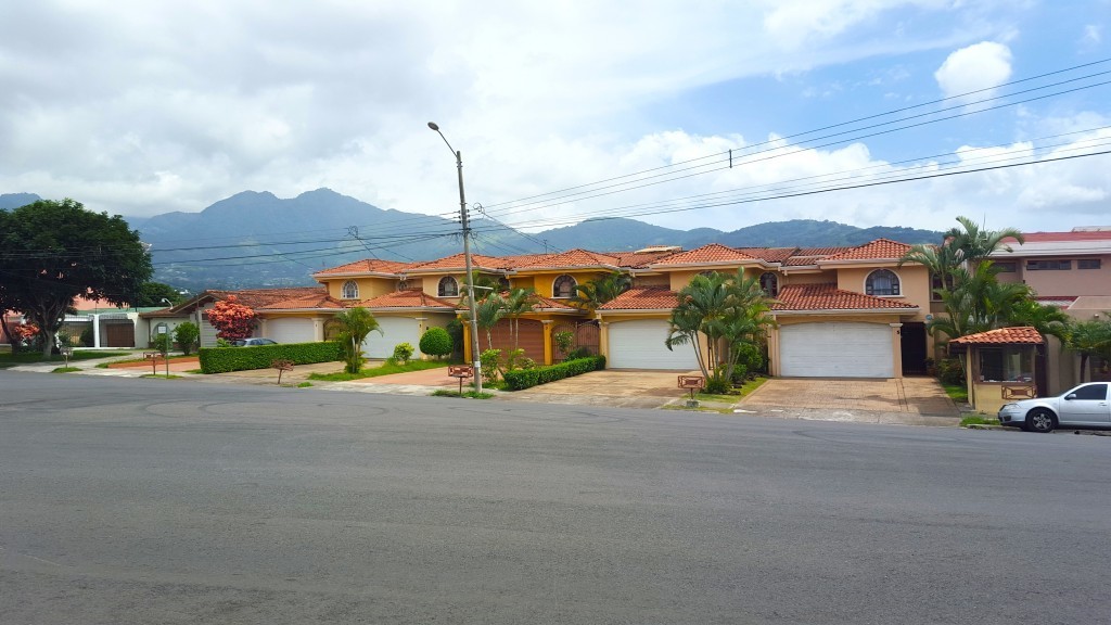 avenida escazu